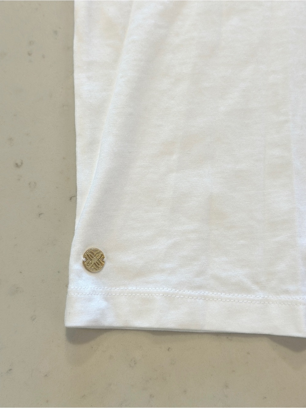 NWOT Lilly Pulitzer White Cotton 3D Floral Shirt Size Small Preppy Casual Basic - Picture 2 of 6